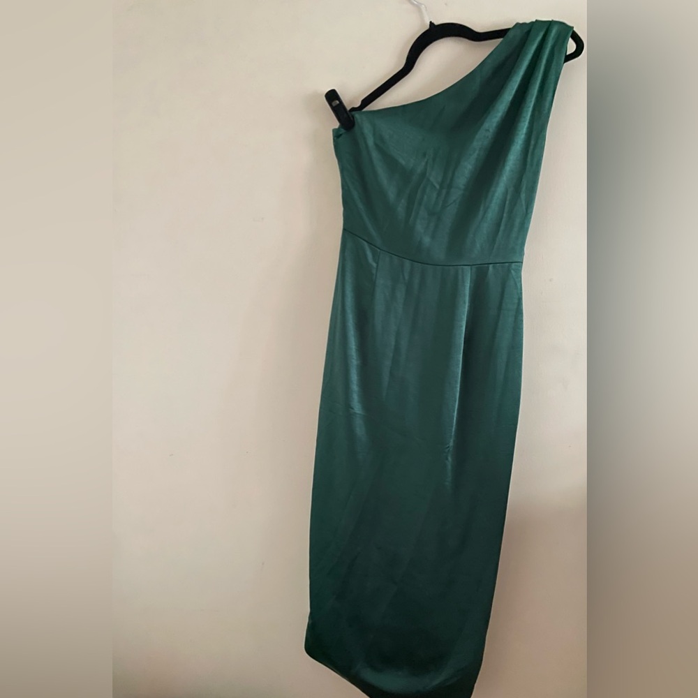 New! Elliatt Asymmetrical Ruched One-Shoulder Green Cocktail Dress - Picture 5 of 8